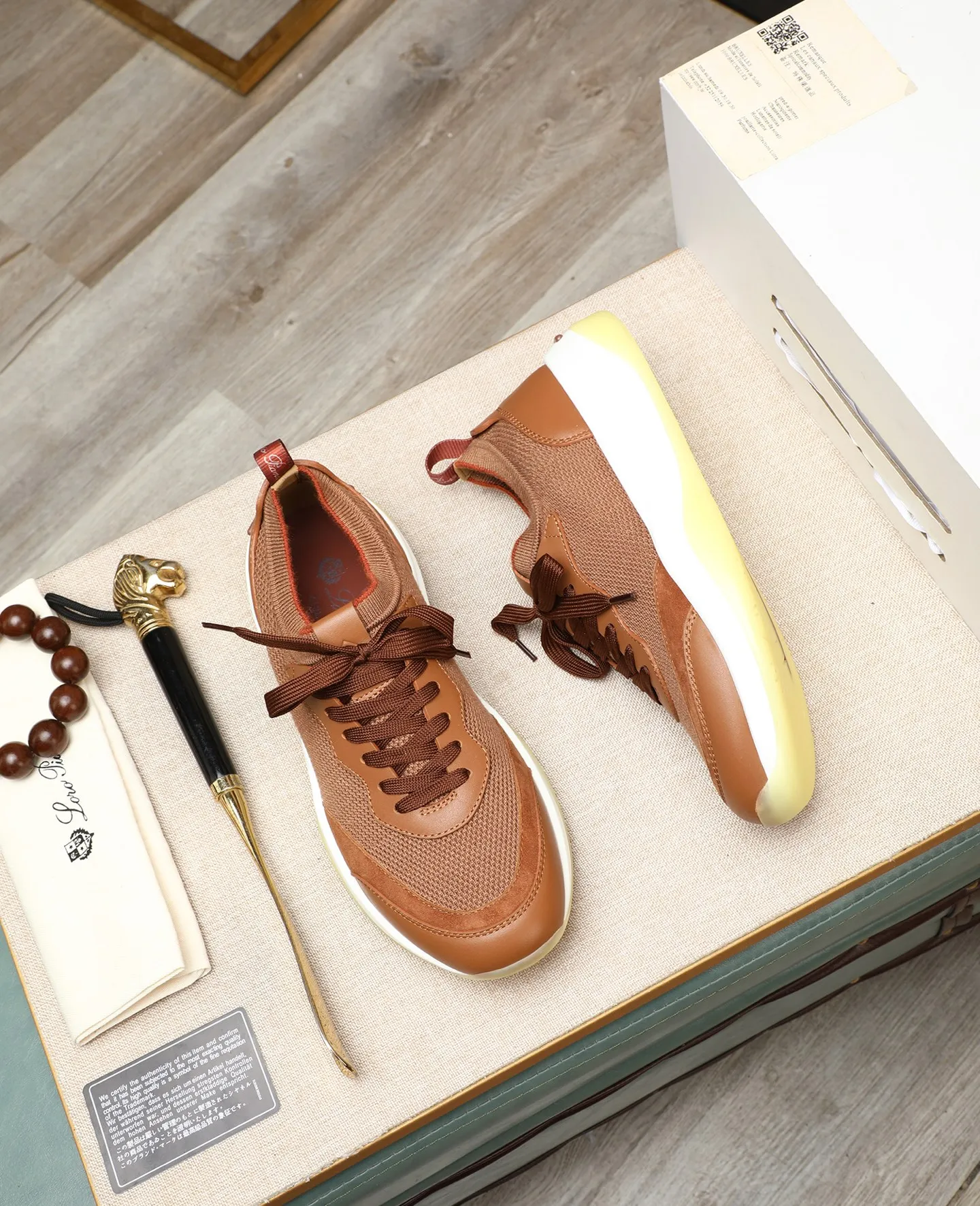Men's shoes 💰620 🔥𝐥𝐨𝐫𝐨 𝐏𝐢𝐚𝐧𝐚 lp classic loafers, an Italian treasure brand, the only brand that can match Hermès! Only after wearing it do we realize that we can’t live up to our feet. The upper is made of imported first-layer cowhide with breathable fly-knit fabric, water-dyed cowhide foot pads, and the official original glass rubber outsole and pendant. Exclusive original packaging (tag ➕ brand paper ➕ outer box ➕ hand bag) code number: 38-44. Can be customized 45-46